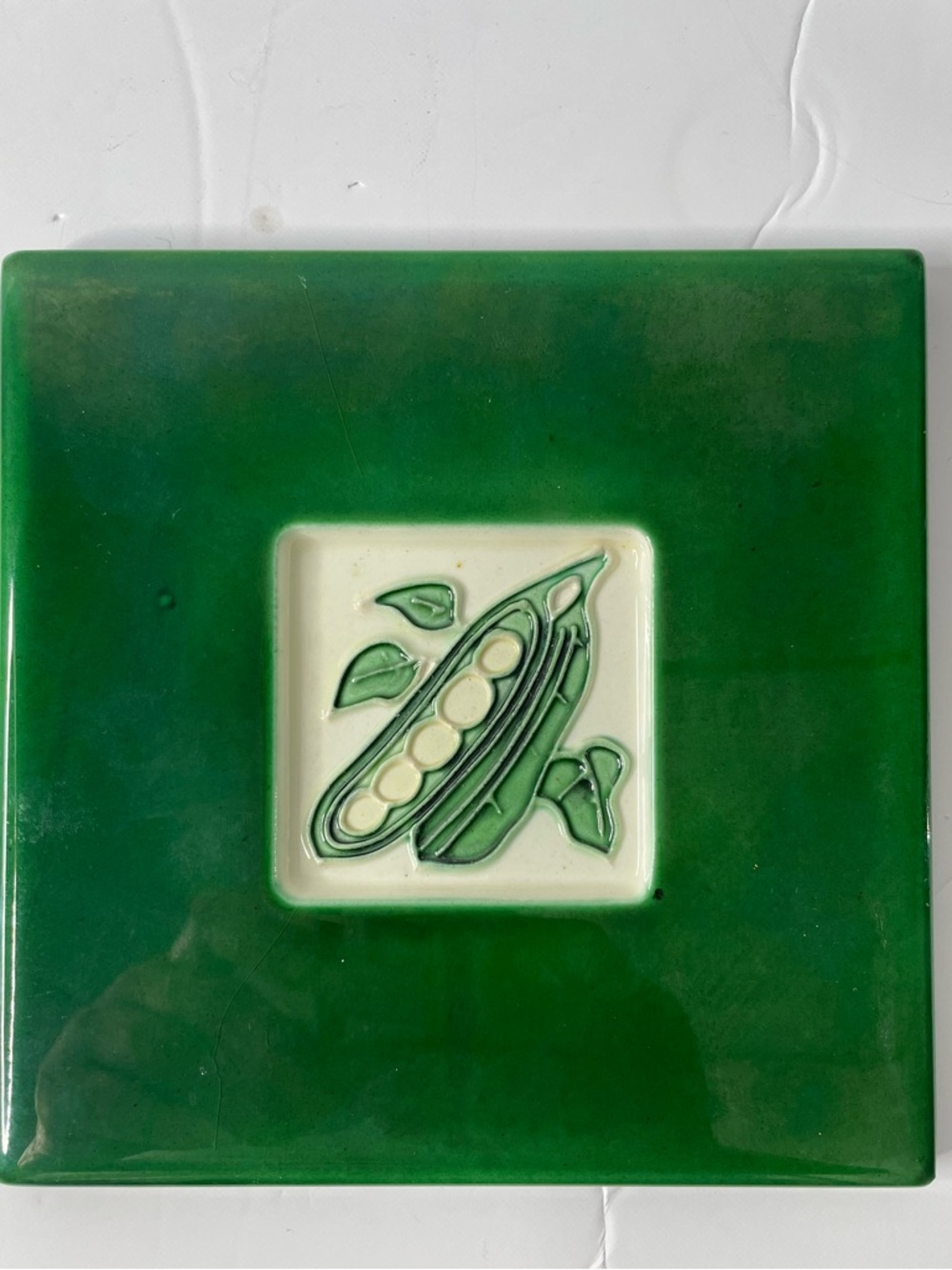 Vintage Y2K 2000’s Ceramic Pea Tile 6” Square Ivory & Green Raised Borders